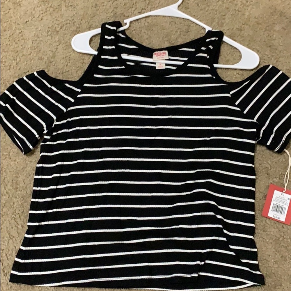 Black and white top